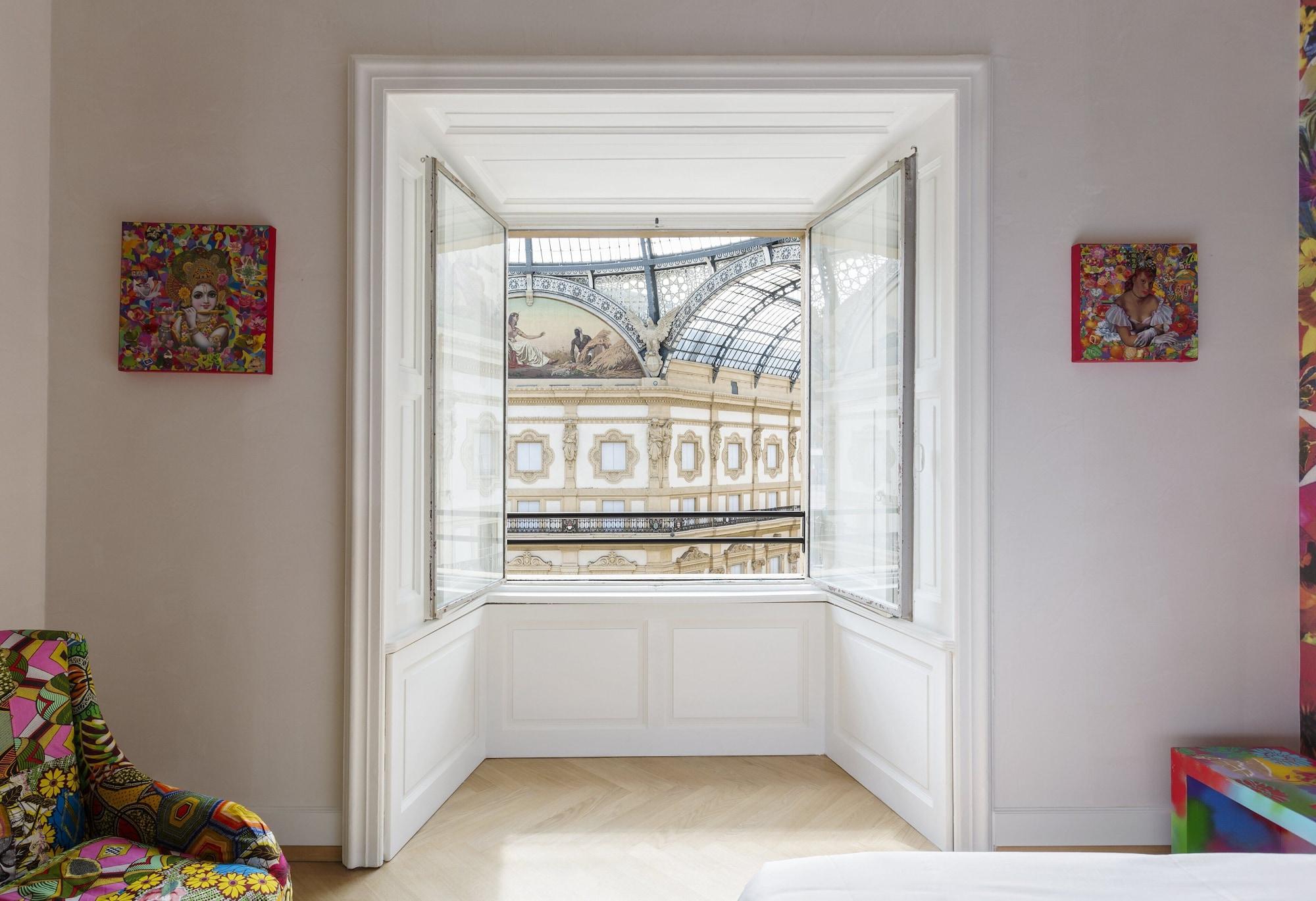 Galleria Vik Milano - Townhouse Galleria - Small Luxury Hotels Of The World Exterior foto A window in a French apartment