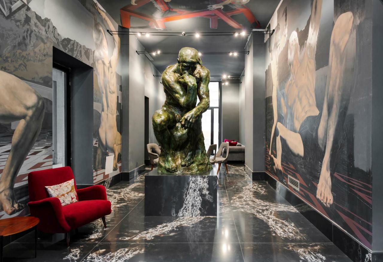 Galleria Vik Milano - Townhouse Galleria - Small Luxury Hotels Of The World Exterior foto The Thinker by Auguste Rodin