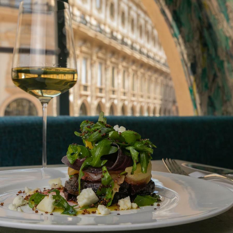 Galleria Vik Milano - Townhouse Galleria - Small Luxury Hotels Of The World Exterior foto A salad at the restaurant